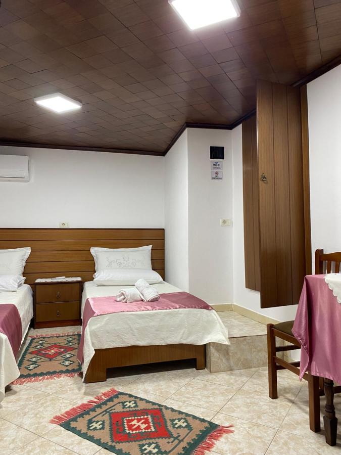 Yuri Guest House จีโรคาสเตอร์ ภายนอก รูปภาพ