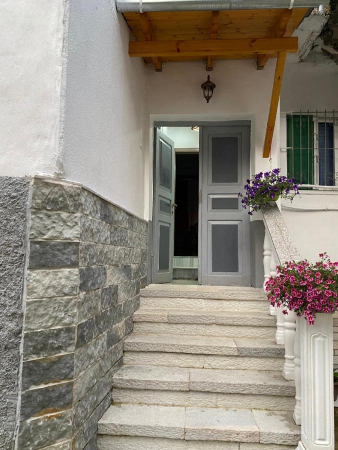 Yuri Guest House จีโรคาสเตอร์ ภายนอก รูปภาพ