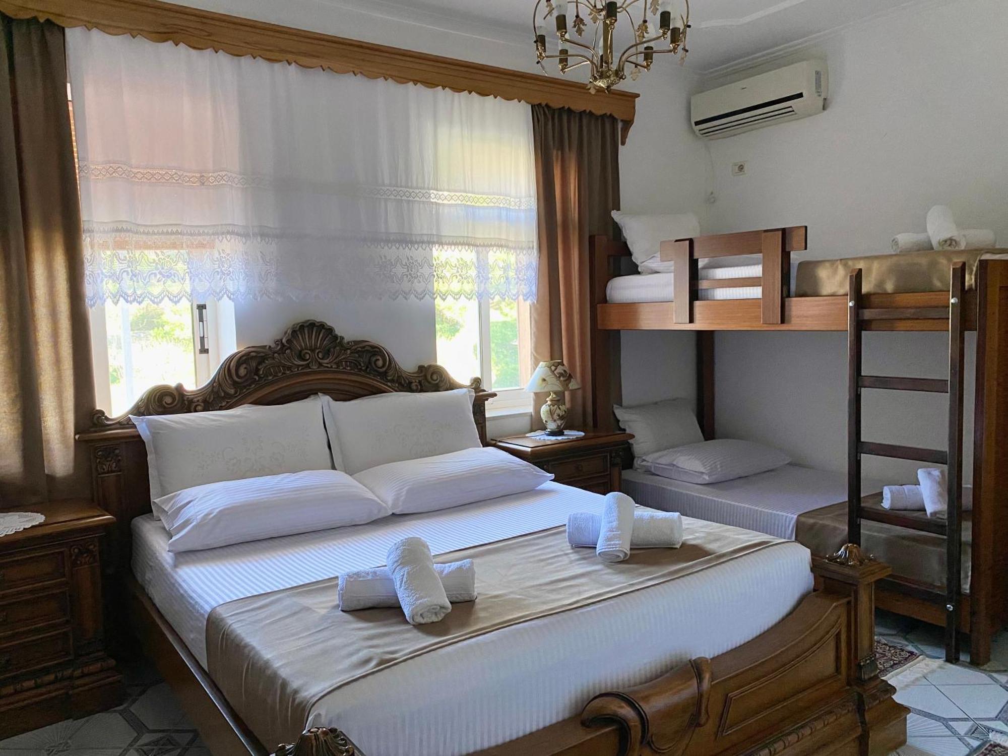 Yuri Guest House จีโรคาสเตอร์ ภายนอก รูปภาพ