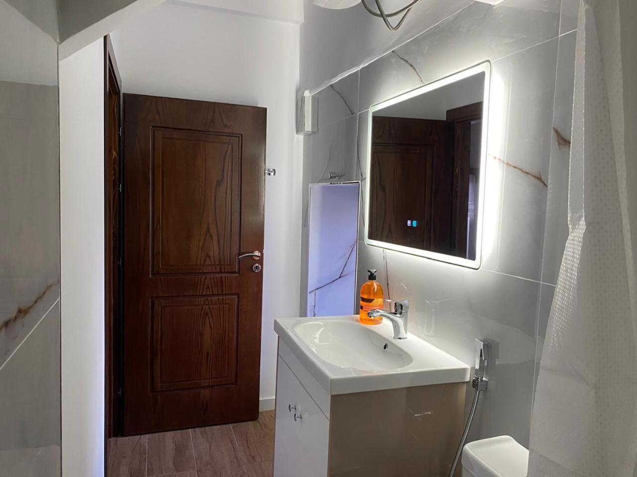 Yuri Guest House จีโรคาสเตอร์ ภายนอก รูปภาพ