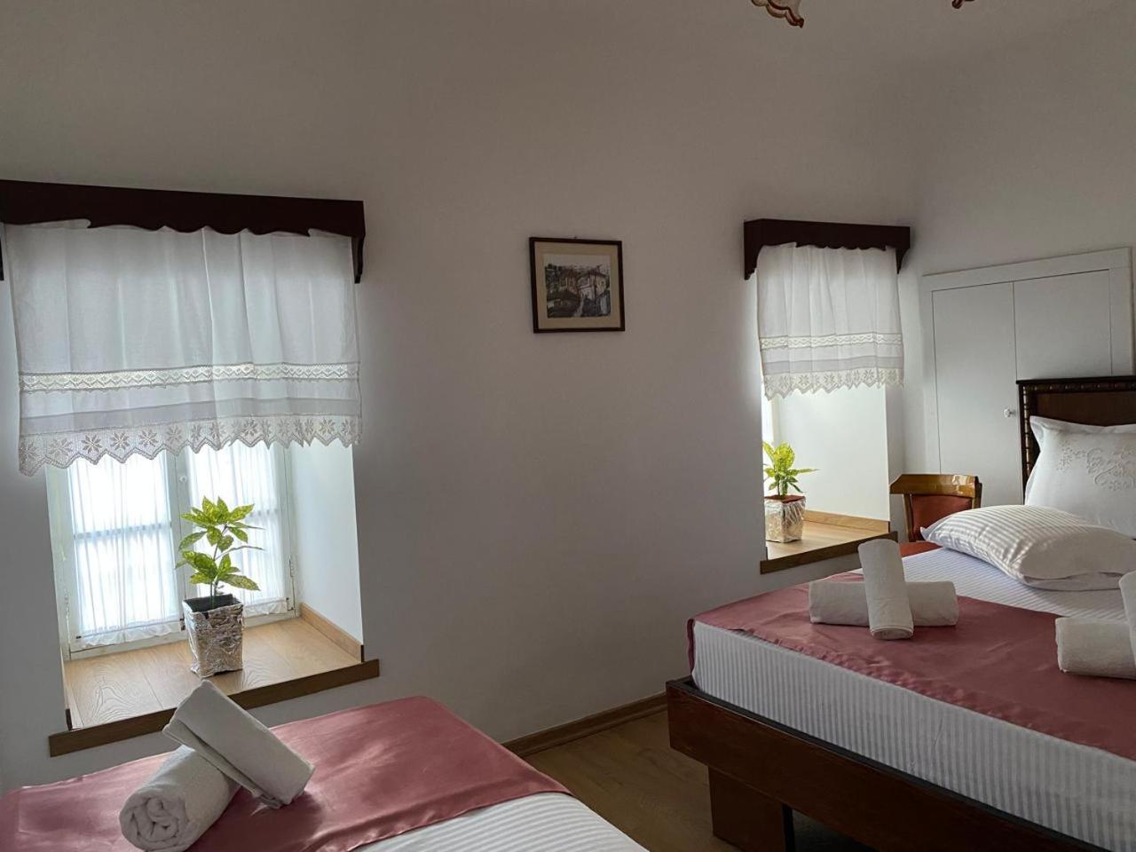 Yuri Guest House จีโรคาสเตอร์ ภายนอก รูปภาพ