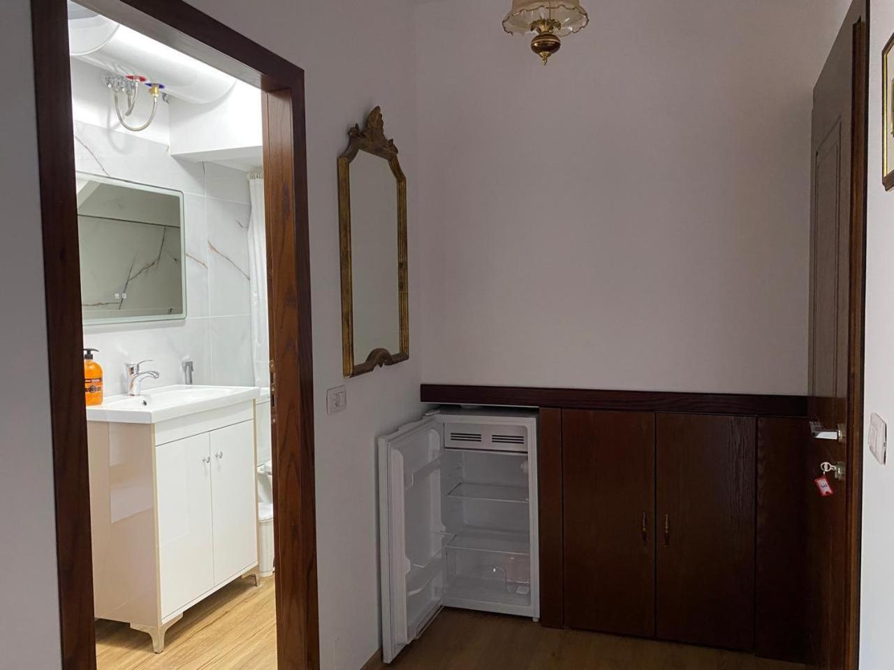 Yuri Guest House จีโรคาสเตอร์ ภายนอก รูปภาพ