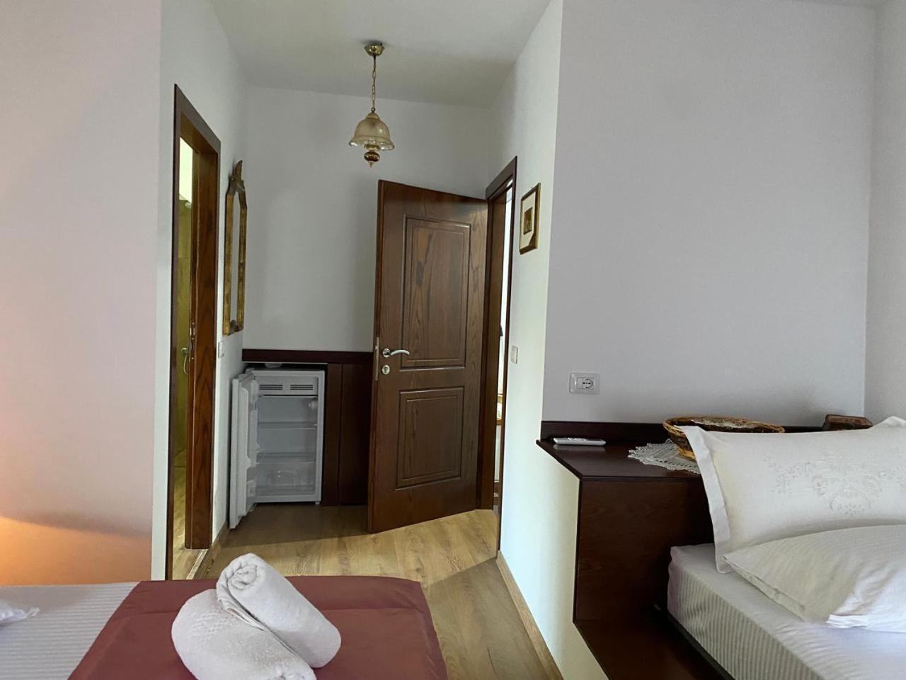 Yuri Guest House จีโรคาสเตอร์ ภายนอก รูปภาพ