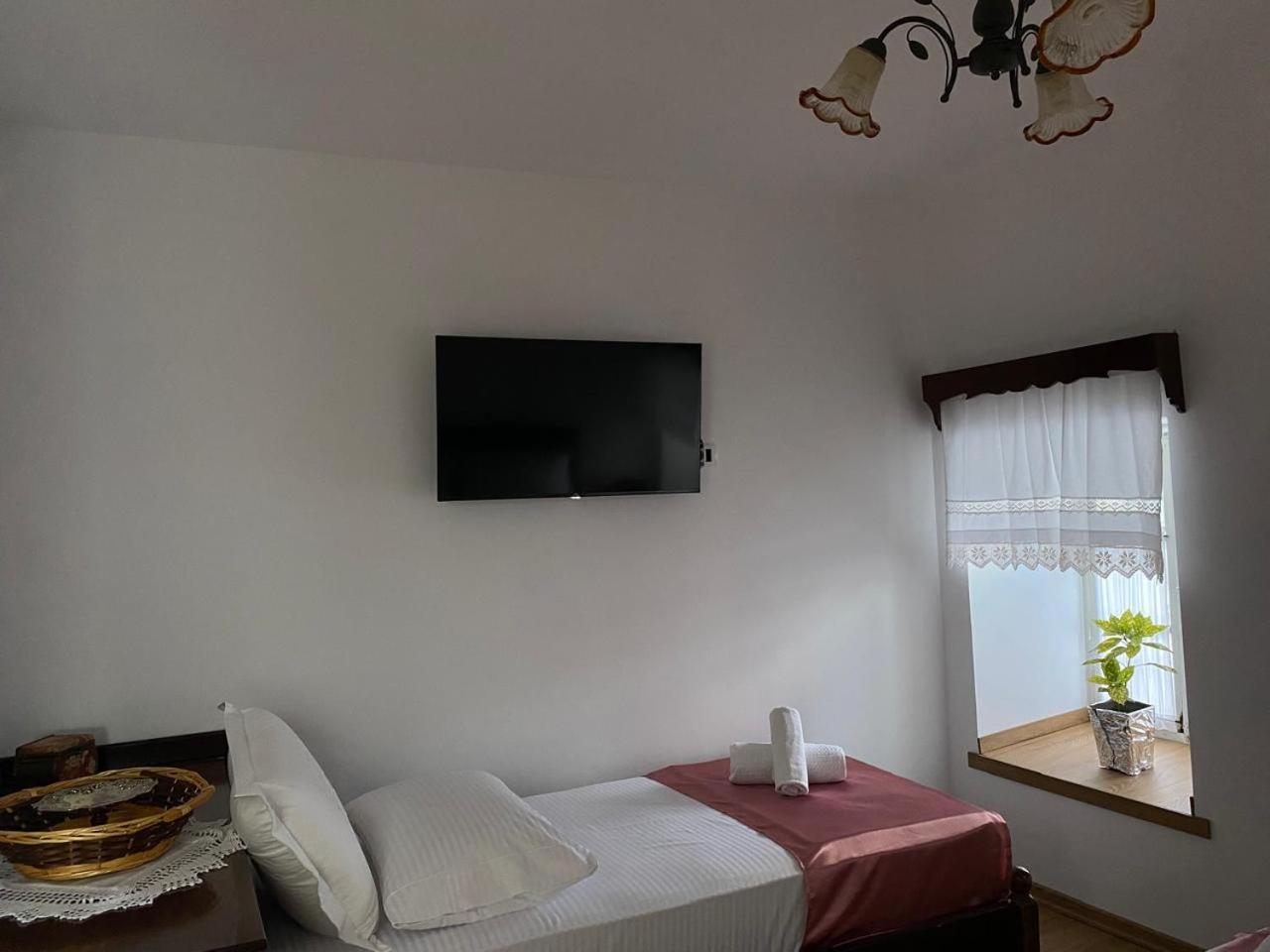 Yuri Guest House จีโรคาสเตอร์ ภายนอก รูปภาพ