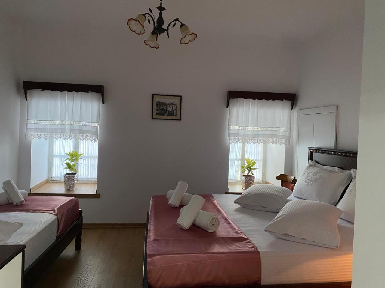 Yuri Guest House จีโรคาสเตอร์ ภายนอก รูปภาพ